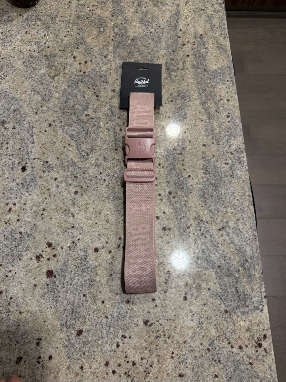 Herschel Luggage Belt in Dusty Pink